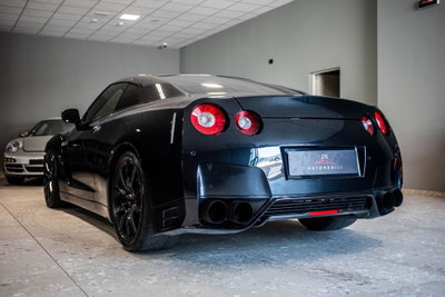 Nissan GT-R 3.8 V6 Black Edition (4)