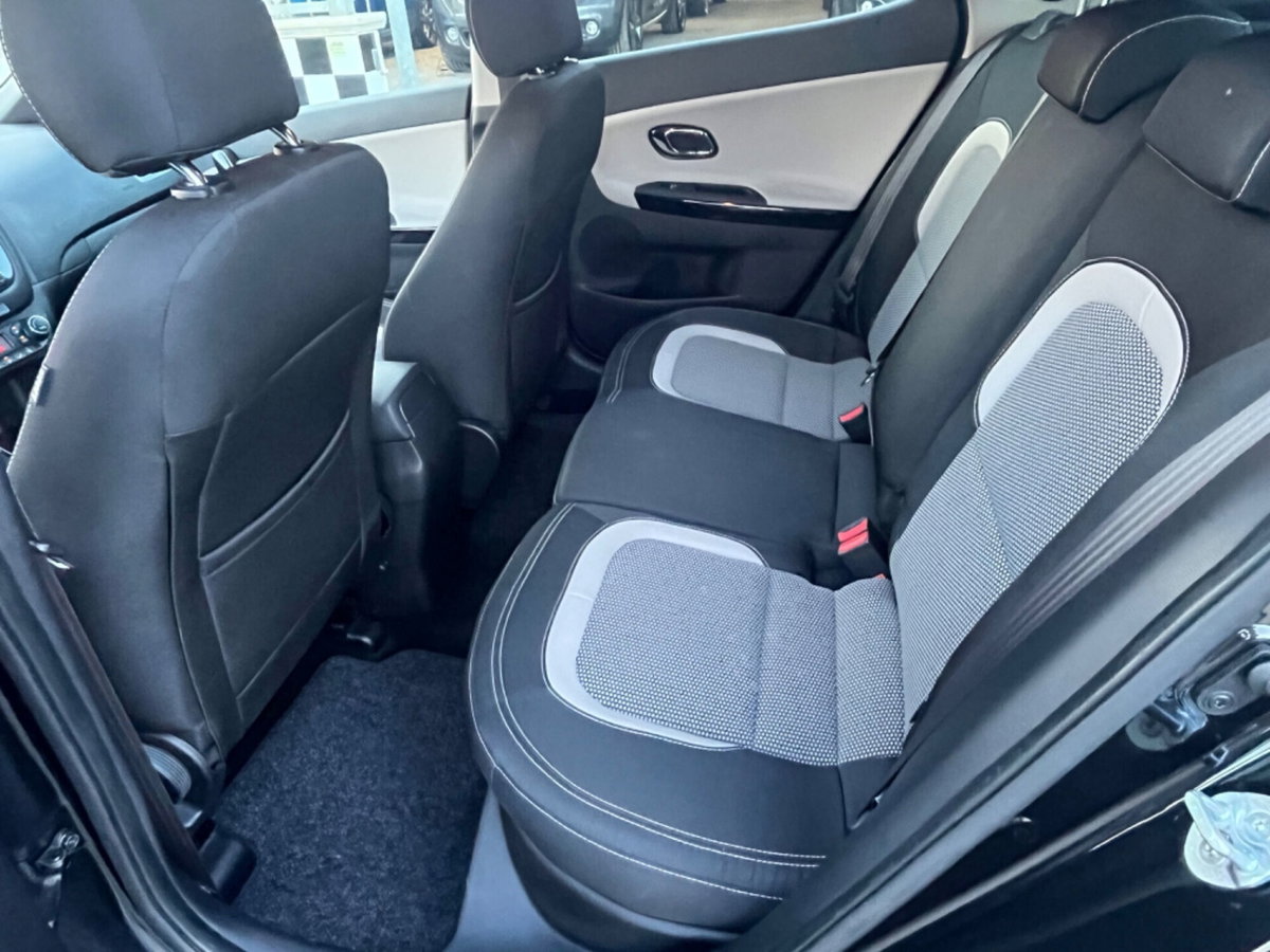 Kia Ceed 1.6 CRDi 115 CV 5p. Pure (18)
