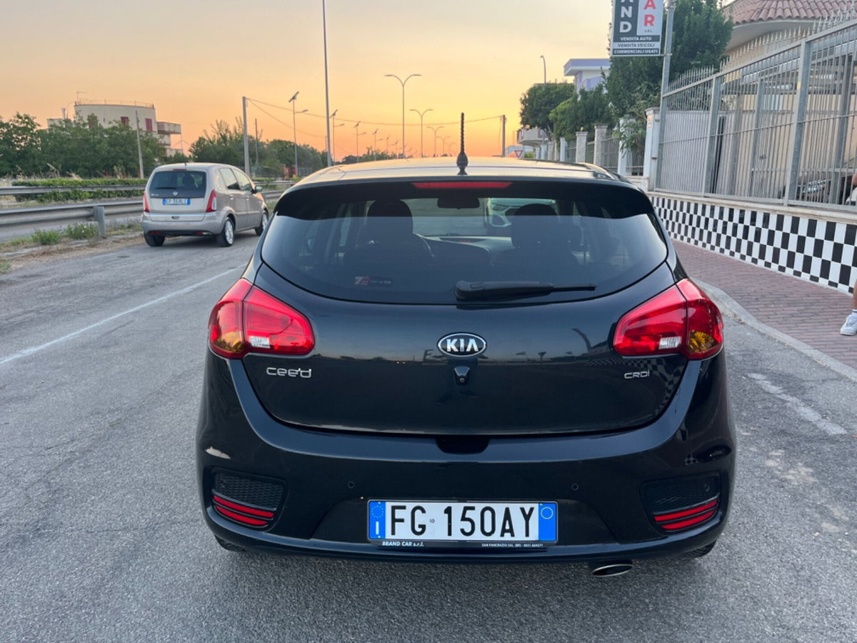 Kia Ceed 1.6 CRDi 115 CV 5p. Pure (6)