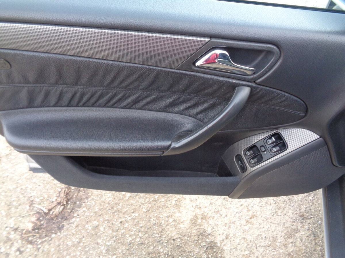 Mercedes-Benz Classe C 200 Kompressor cat Elegance (9)
