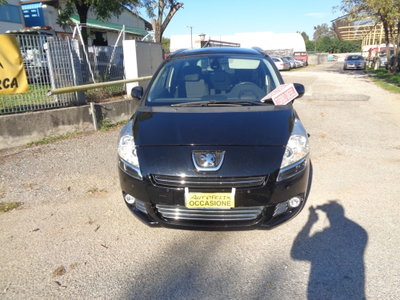 Peugeot 5008 1.6 HDi 112CV Premium (2)