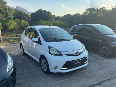 Toyota Aygo 1.0 12V VVT-i 5 porte Lounge Connect usata