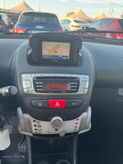 Toyota Aygo 1.0 12V VVT-i 5 porte Lounge Connect (12)