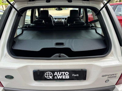 Land Rover Range Rover Sport 2.7 TDV6 HSE (12)