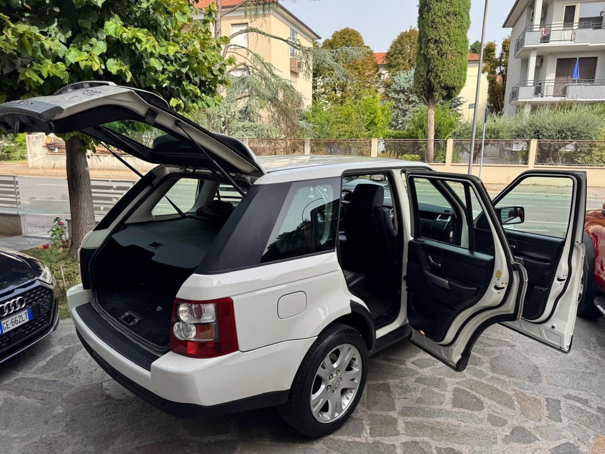 Land Rover Range Rover Sport 2.7 TDV6 HSE (8)