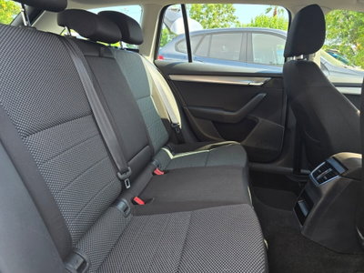 Skoda Octavia Station Wagon 1.4 TSI DSG Wagon Executive G-Tec (12)