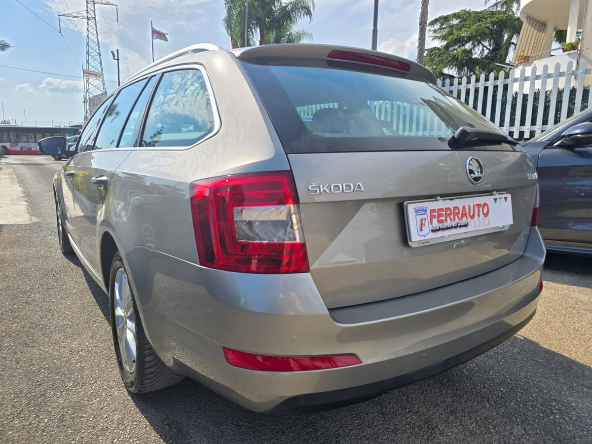 Skoda Octavia Station Wagon 1.4 TSI DSG Wagon Executive G-Tec (5)