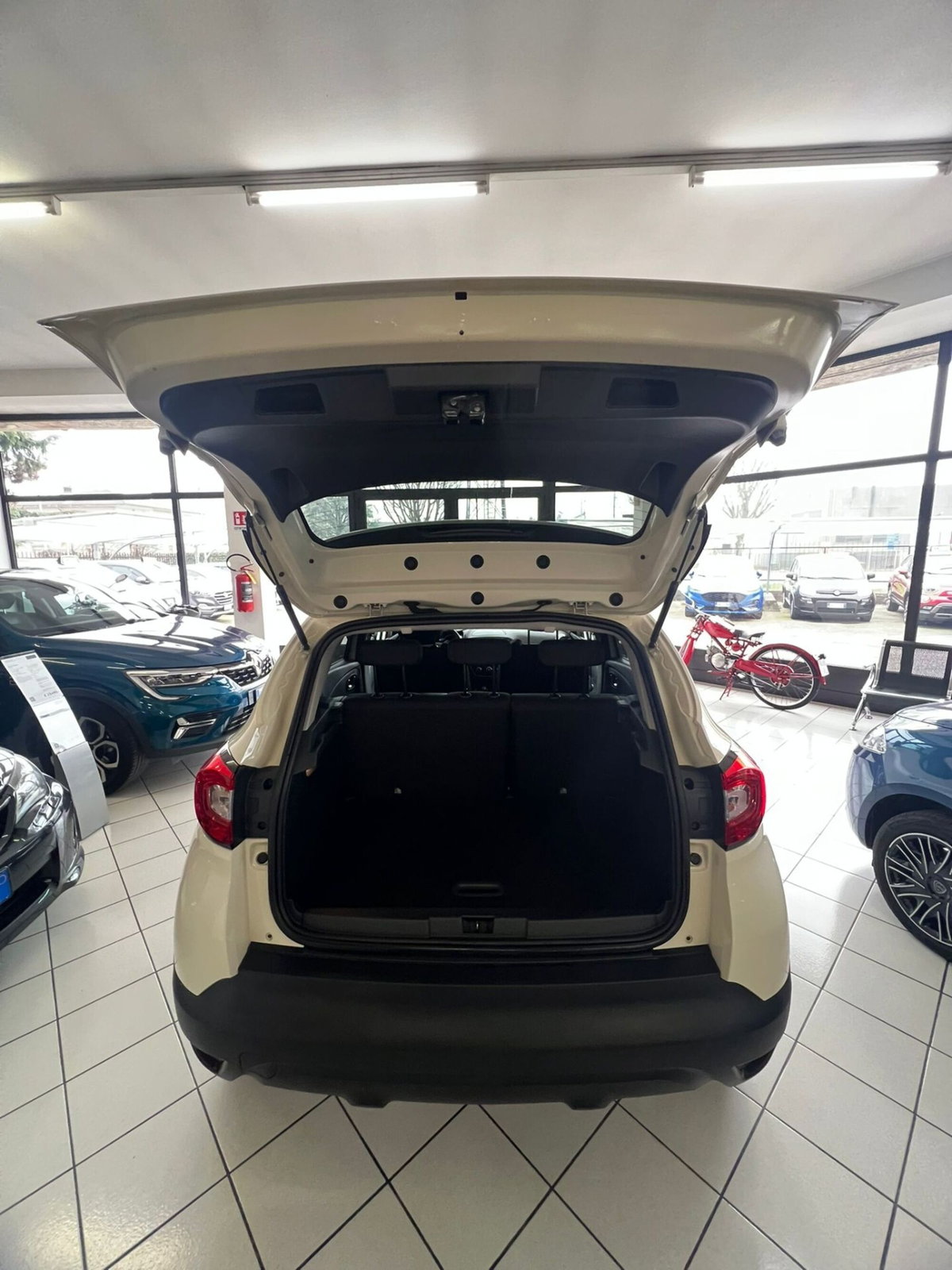 Renault Captur 1.5 dCi 8V 90 CV EDC Energy R-Link (11)