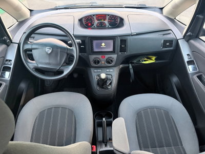 Lancia Musa 1.3 Mjt 95 CV DFN Diva (9)