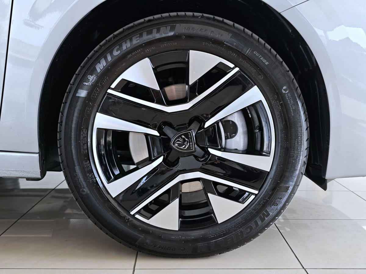 Peugeot 208 PureTech 100 Stop&Start 5 porte Allure (6)