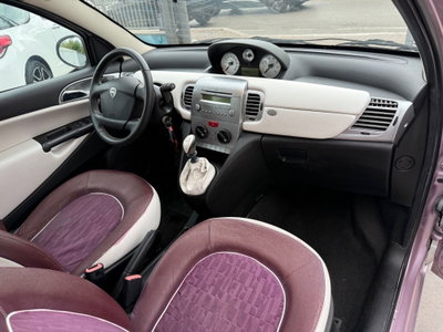 Lancia Ypsilon 1.2 Elle (12)