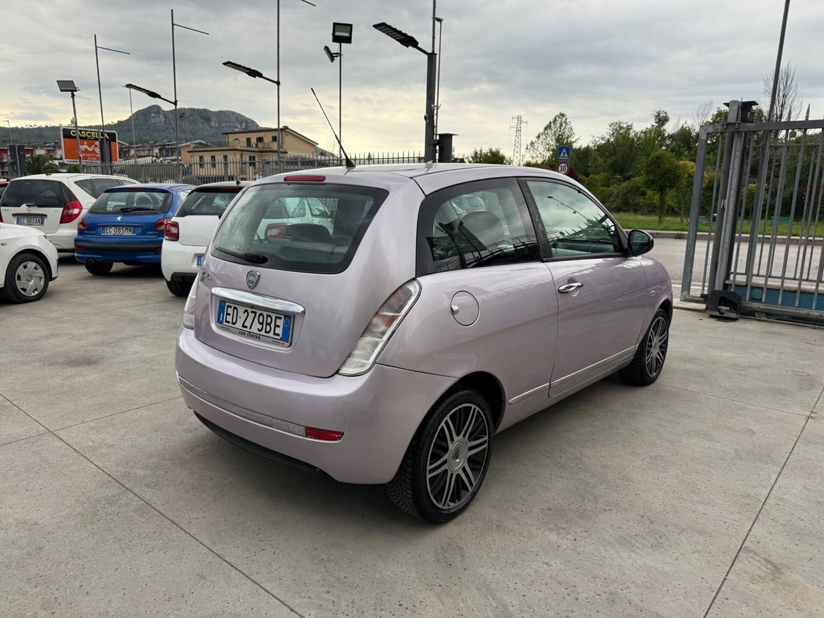 Lancia Ypsilon 1.2 Elle (5)