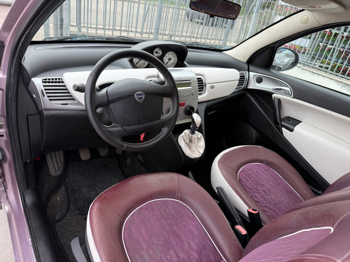 Lancia Ypsilon 1.2 Elle (9)