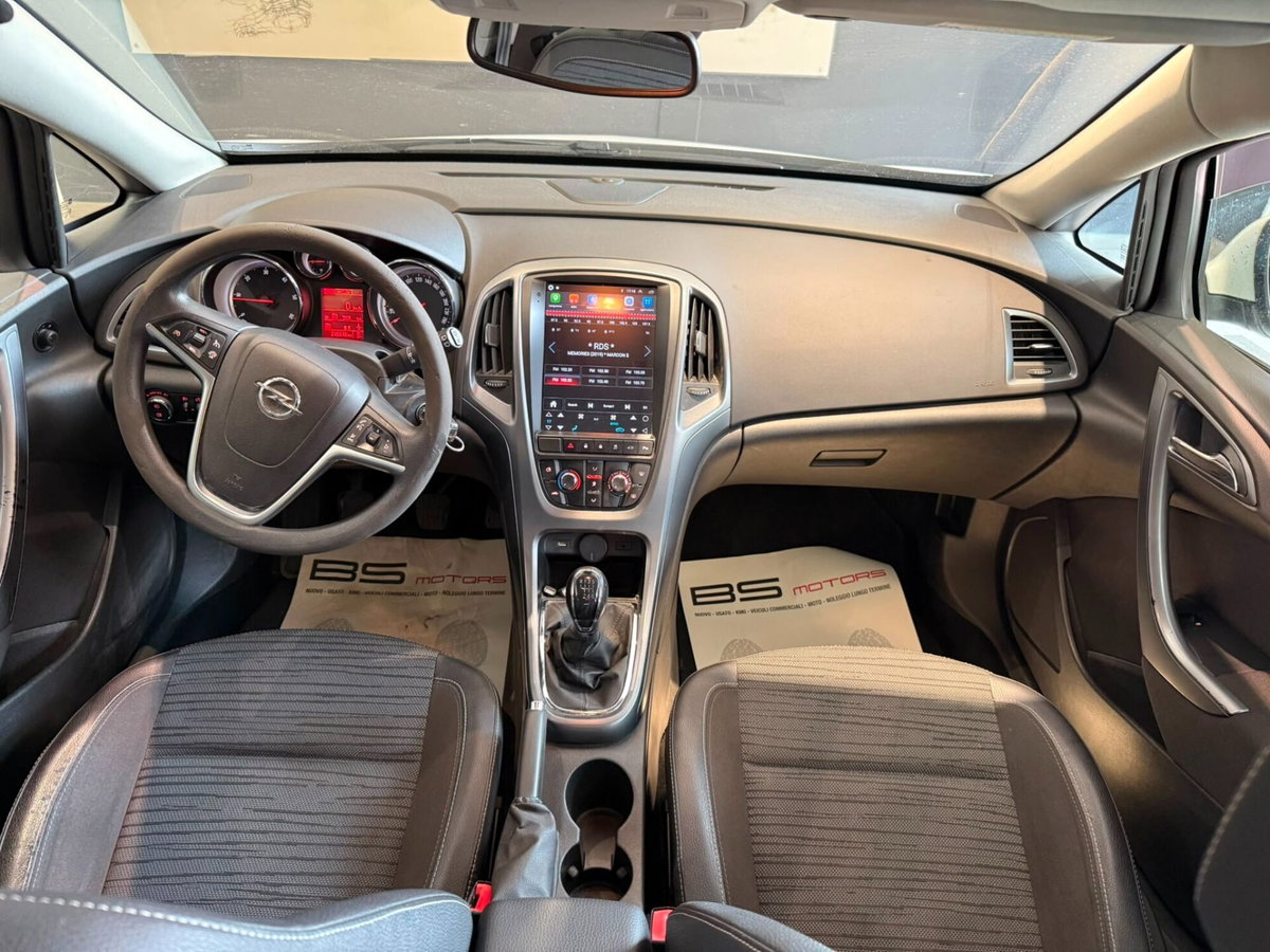 Opel Astra 1.7 CDTI 130CV 5 porte Cosmo (11)