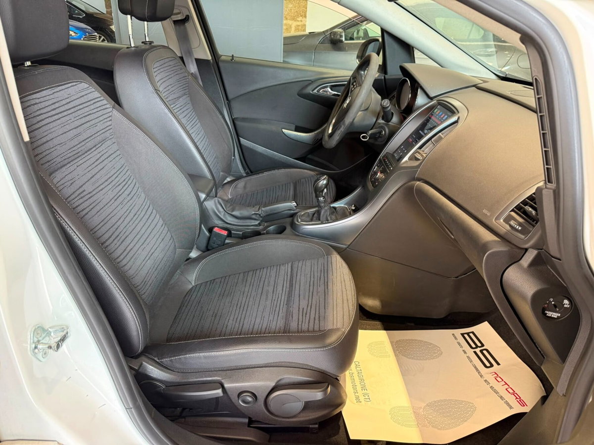 Opel Astra 1.7 CDTI 130CV 5 porte Cosmo (14)