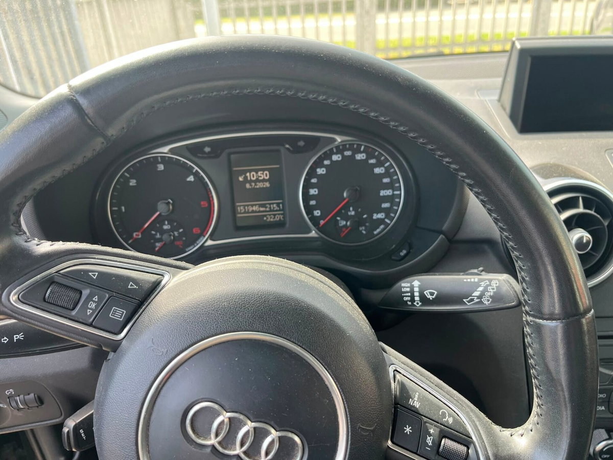 Audi A1 Sportback 1.6 TDI S tronic S line edition plus (10)
