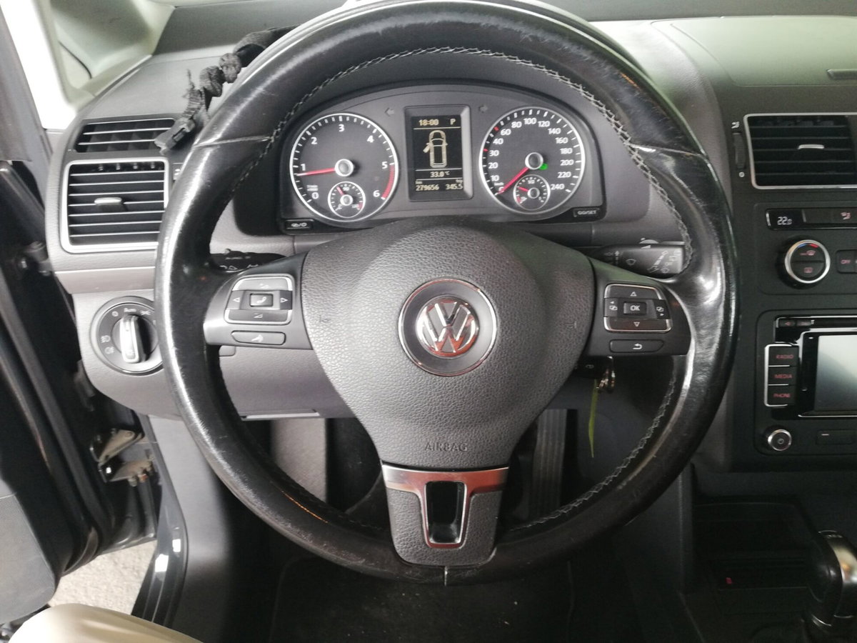 Volkswagen Touran 1.6 TDI Comfortline (10)
