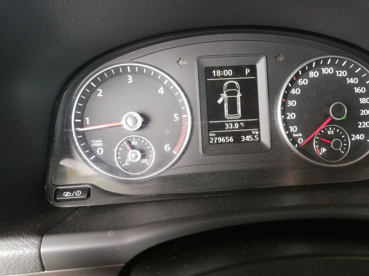 Volkswagen Touran 1.6 TDI Comfortline (11)