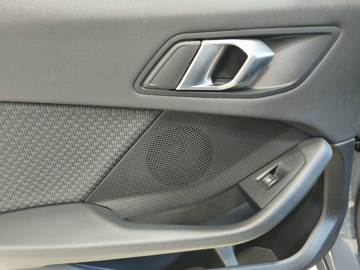 BMW Serie 1 116d 2.0 116CV cat 5 porte Attiva DPF (15)