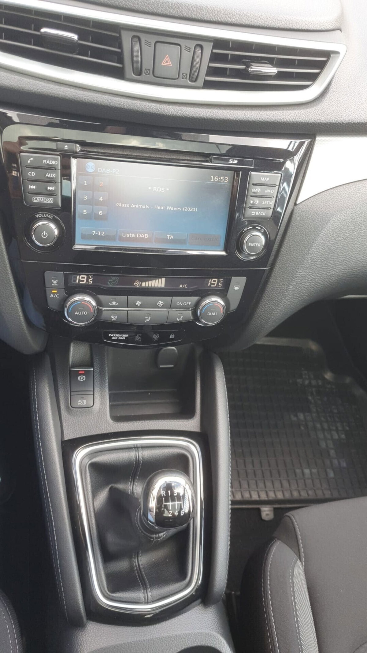 Nissan Qashqai 1.5 dCi N-Connecta (7)