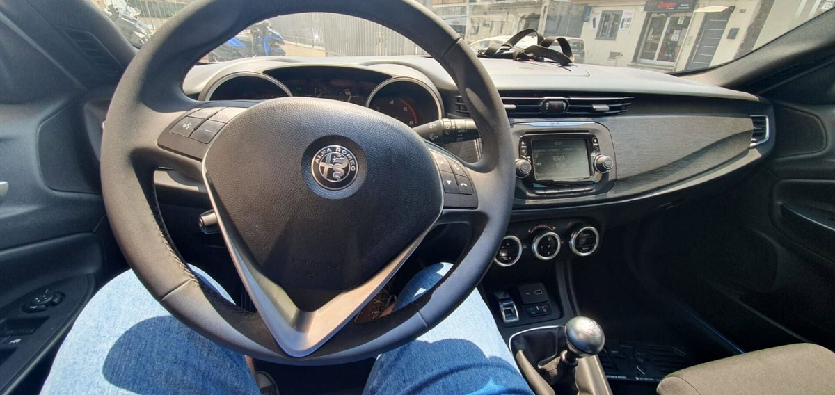 Alfa Romeo Giulietta 1.6 JTDm Business 120cv (5)