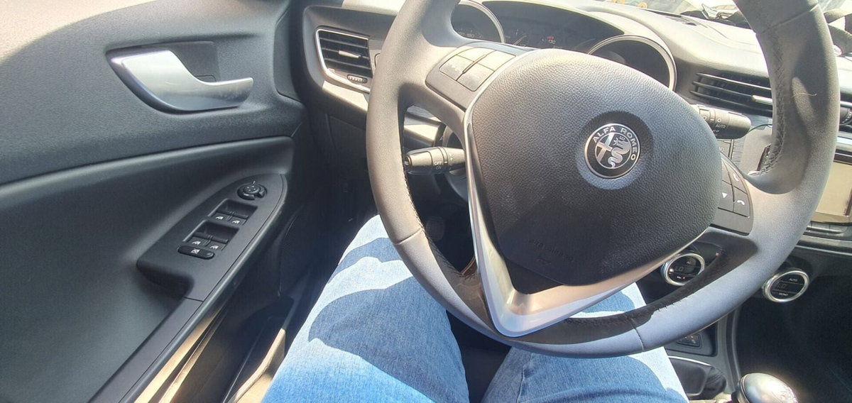 Alfa Romeo Giulietta 1.6 JTDm Business 120cv (6)