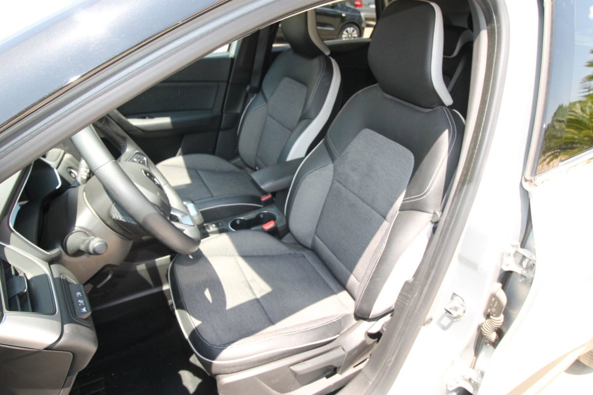 Renault Captur Full Hybrid E-Tech 145 CV Intens (14)