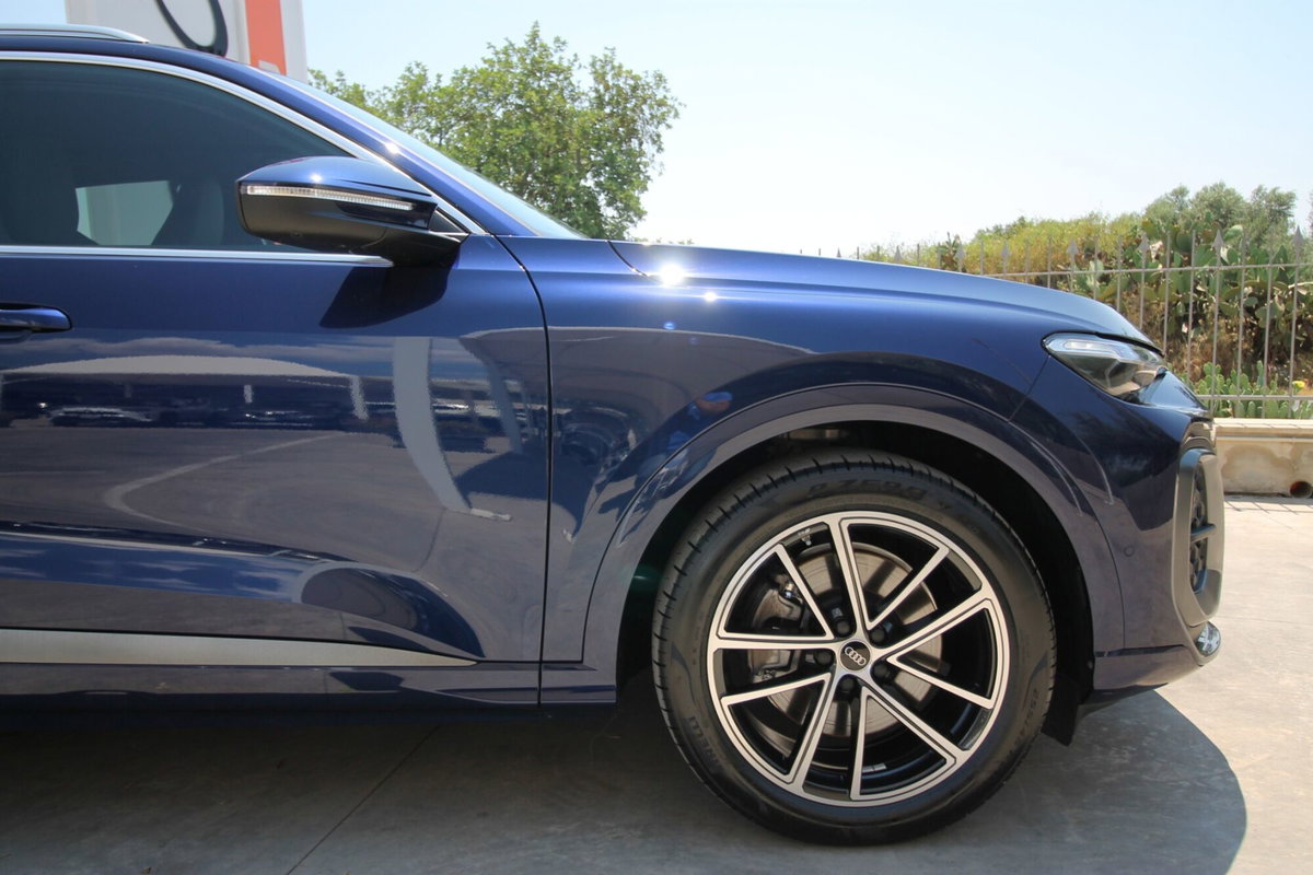Audi Q5 2.0 tdi mhev+ Launch edition S line quattro 204cv s-tronic (20)