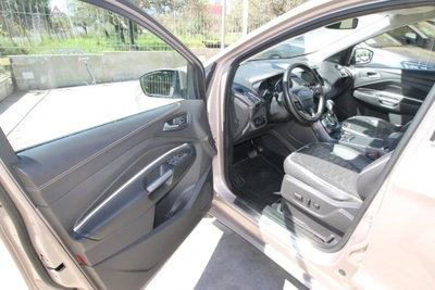 Ford Kuga 2.0 TDCI 150 CV S&S 4WD Powershift Vignale (19)