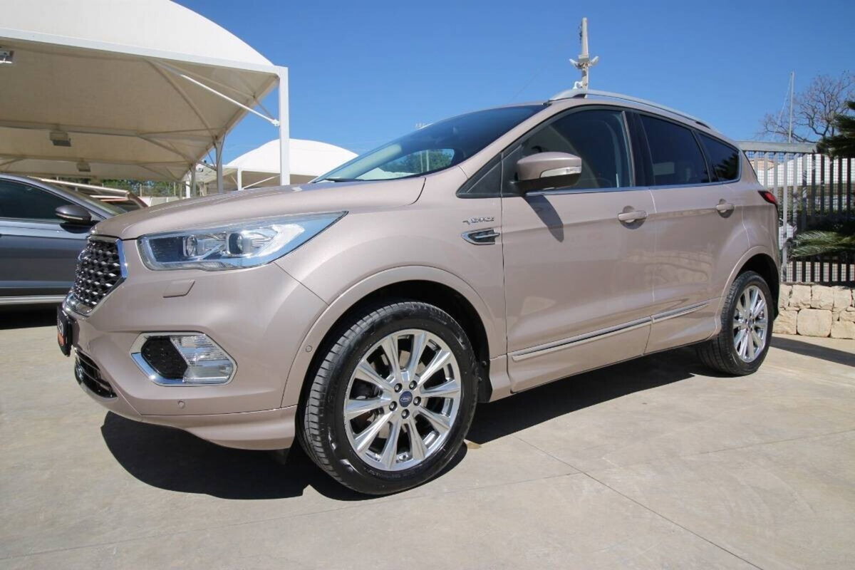 Ford Kuga 2.0 TDCI 150 CV S&S 4WD Powershift Vignale (3)