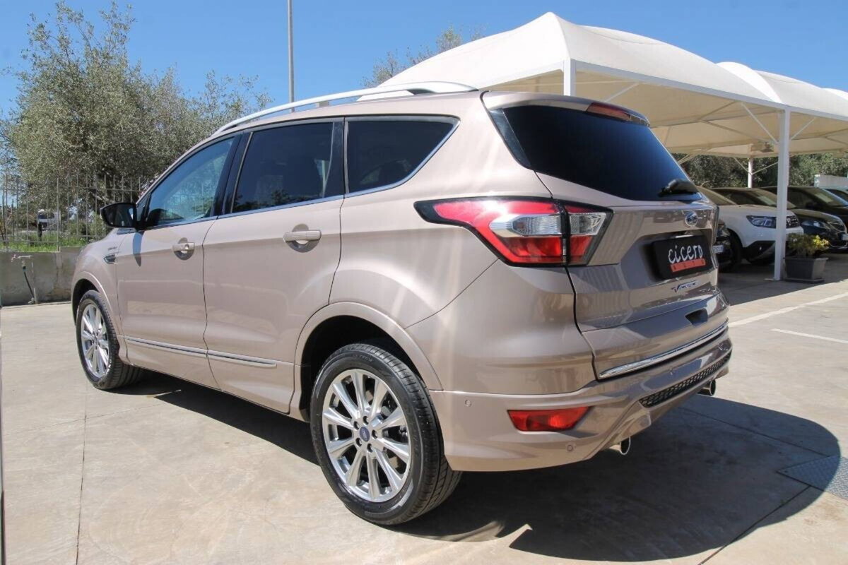 Ford Kuga 2.0 TDCI 150 CV S&S 4WD Powershift Vignale (4)