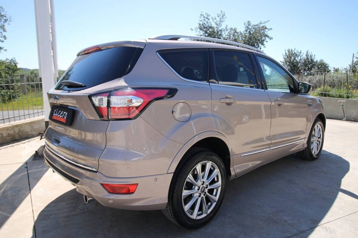 Ford Kuga 2.0 TDCI 150 CV S&S 4WD Powershift Vignale (6)