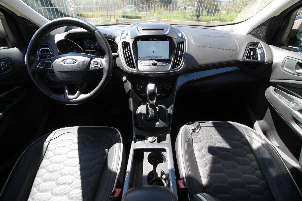 Ford Kuga 2.0 TDCI 150 CV S&S 4WD Powershift Vignale (8)