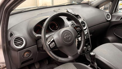 Opel Corsa 1.2i 16V cat 5 porte Enjoy (16)