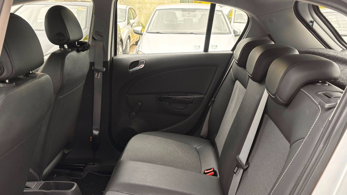 Opel Corsa 1.2i 16V cat 5 porte Enjoy (17)