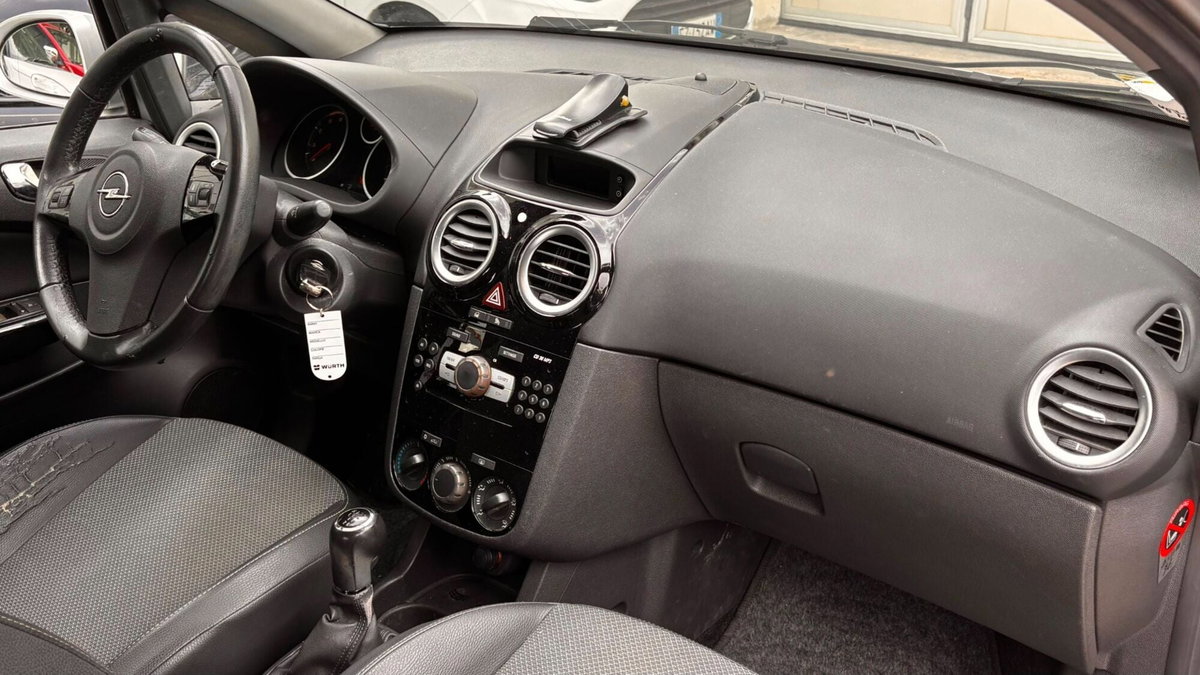 Opel Corsa 1.2i 16V cat 5 porte Enjoy (19)