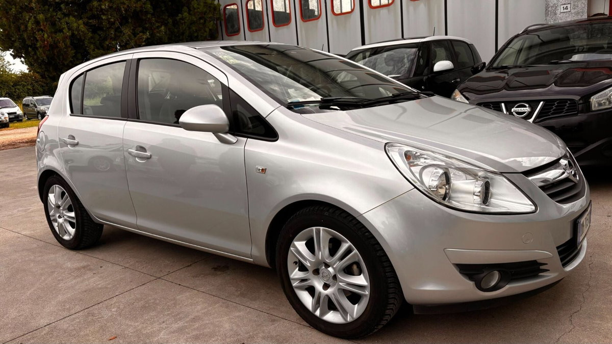 Opel Corsa 1.2i 16V cat 5 porte Enjoy (2)