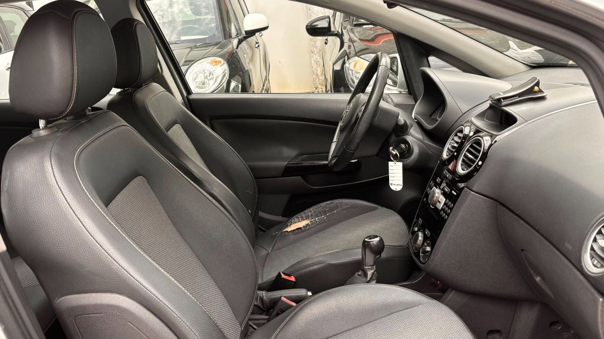 Opel Corsa 1.2i 16V cat 5 porte Enjoy (20)