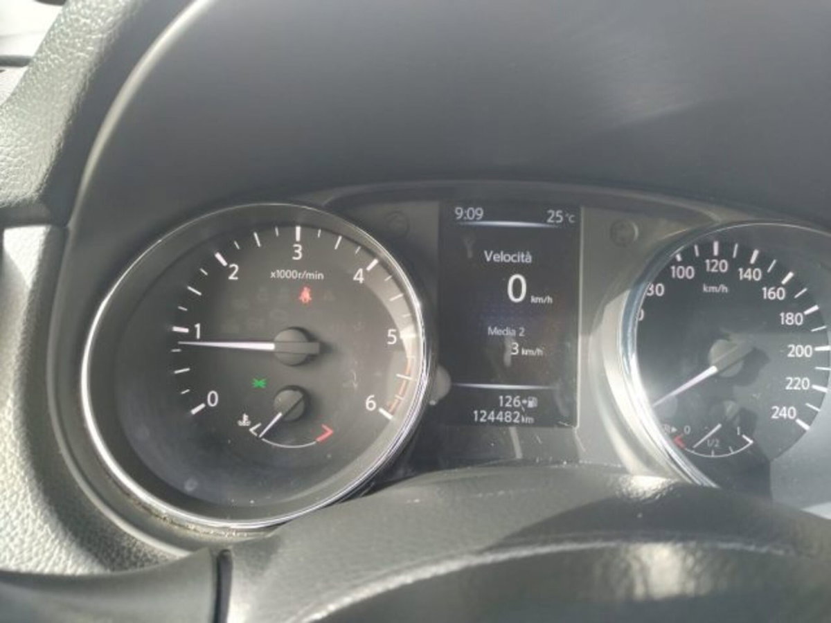 Nissan Qashqai 1.5 dCi N-Connecta (10)