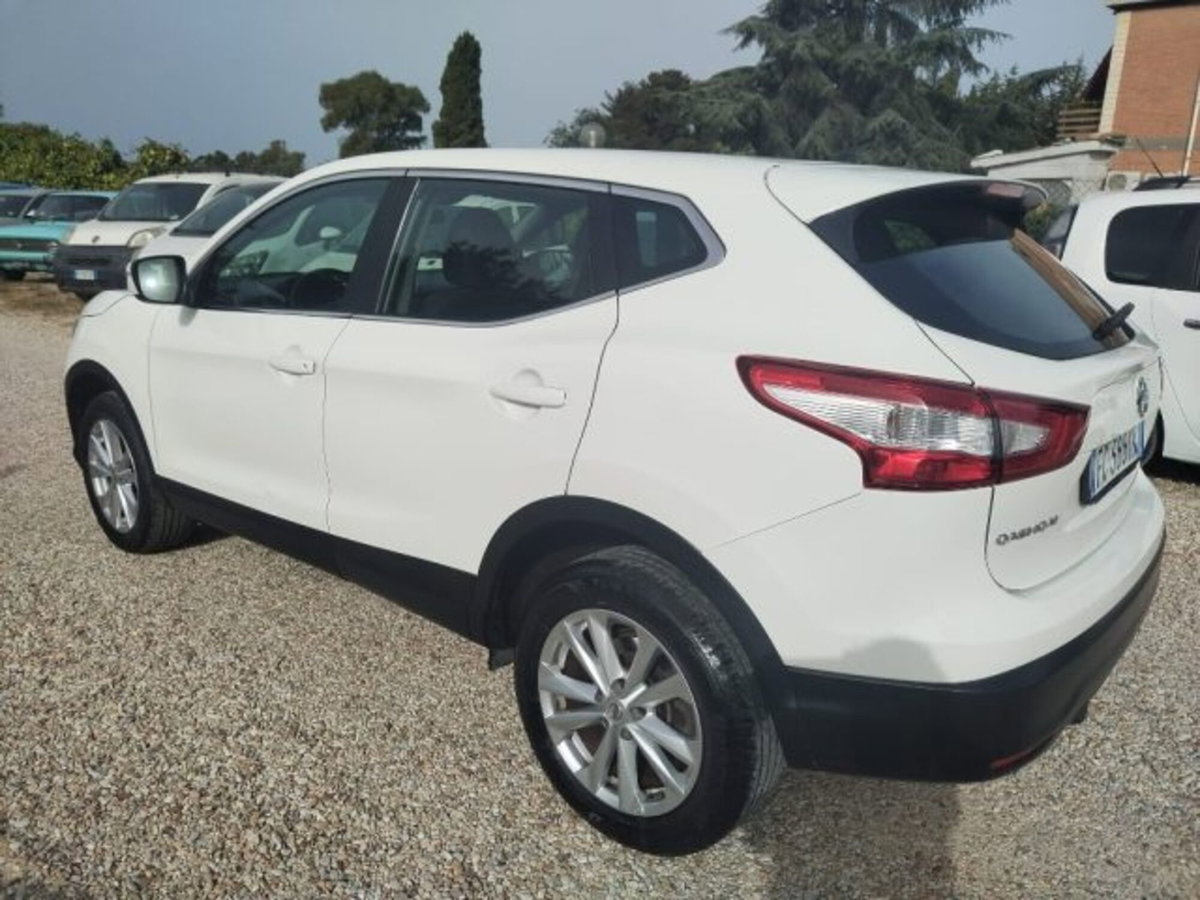 Nissan Qashqai 1.5 dCi N-Connecta (4)