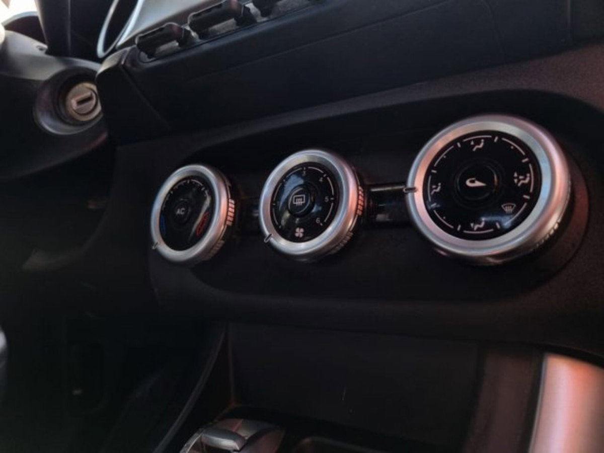 Alfa Romeo Giulietta 1.6 JTDm-2 Giulietta (12)