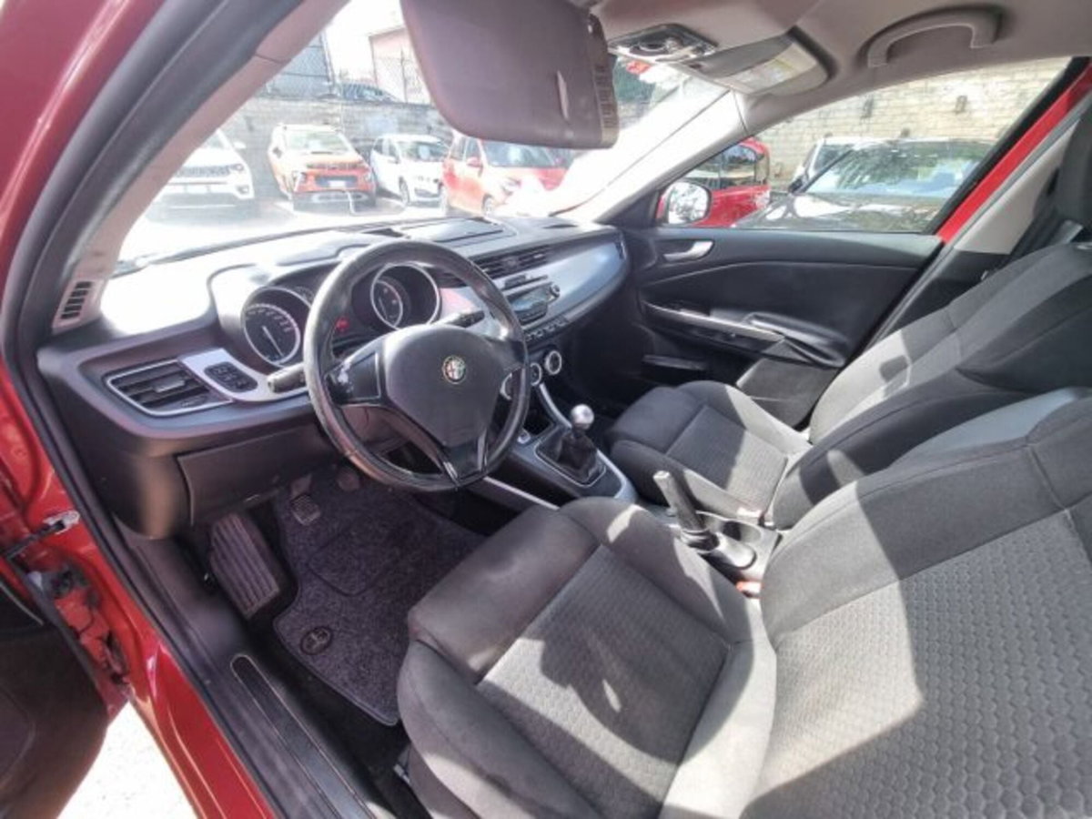 Alfa Romeo Giulietta 1.6 JTDm-2 Giulietta (7)