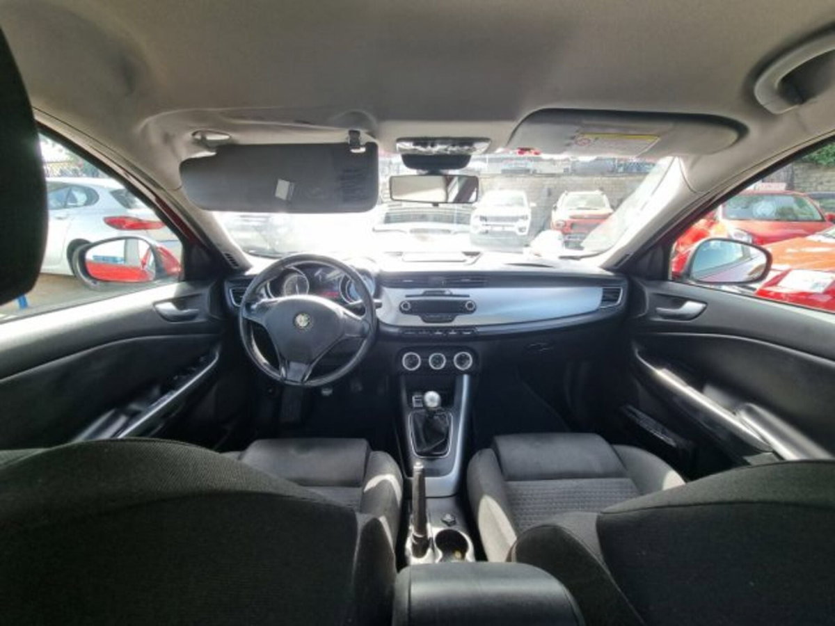 Alfa Romeo Giulietta 1.6 JTDm-2 Giulietta (8)