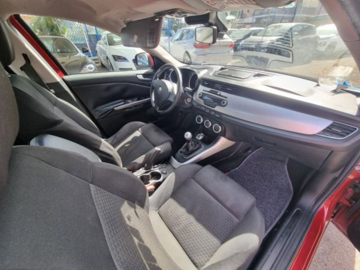 Alfa Romeo Giulietta 1.6 JTDm-2 Giulietta (9)