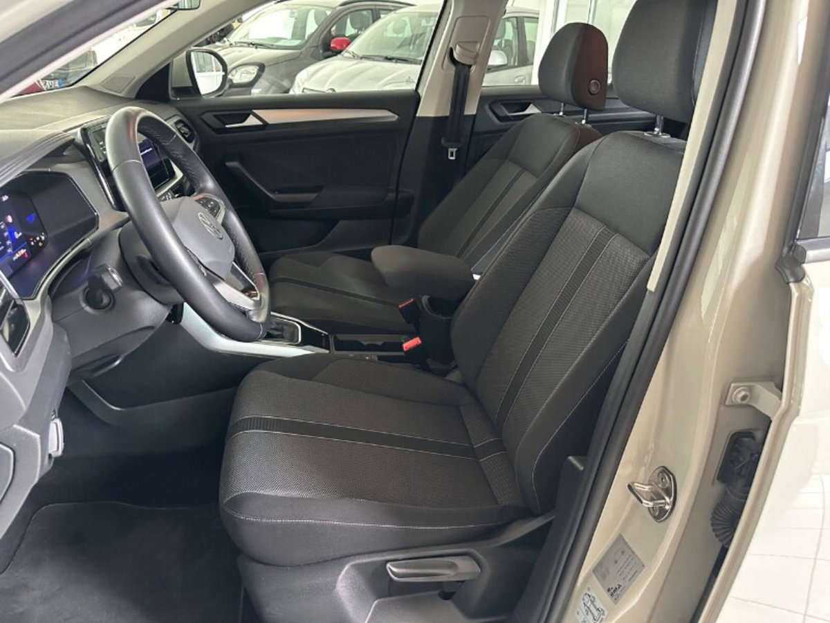 Volkswagen T-Roc 1.5 tsi Life dsg (13)