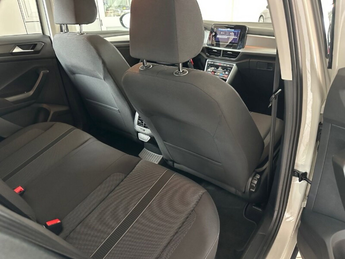 Volkswagen T-Roc 1.5 tsi Life dsg (16)