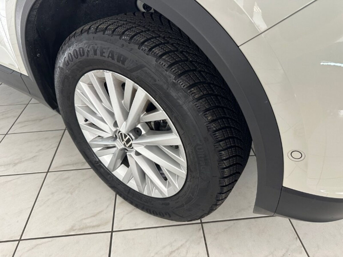 Volkswagen T-Roc 1.5 tsi Life dsg (4)