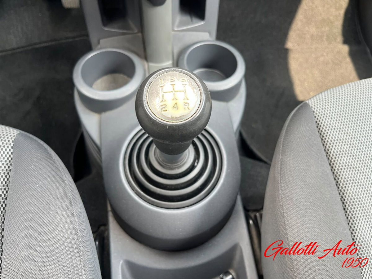 Mitsubishi Colt 1.1 12V 5p. GPL Inform (13)