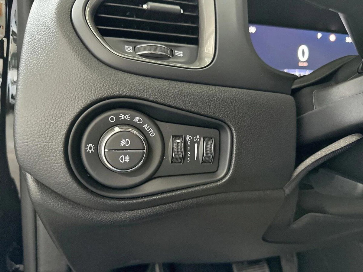 Jeep Renegade 1.5 turbo t4 mhev Renegade 2wd dct (18)