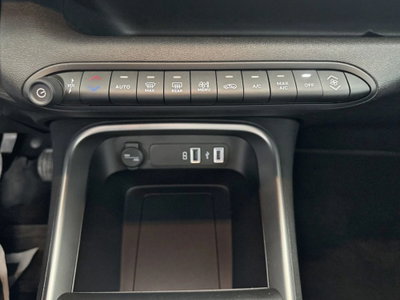Jeep Avenger 1.2 turbo Altitude fwd 100cv (12)